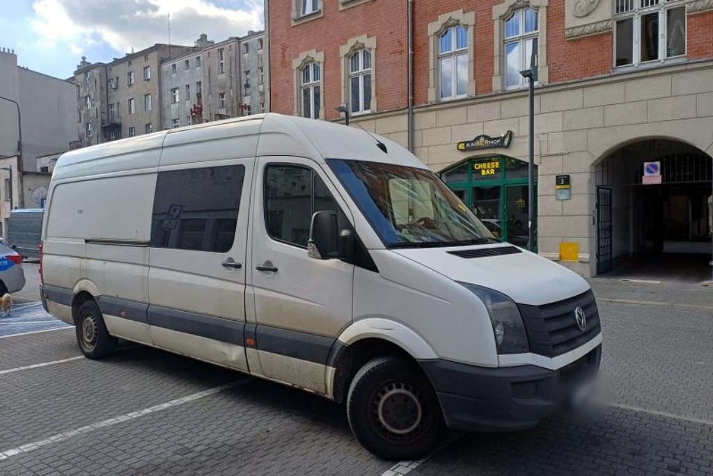 Strażnicy miejscy założyli blokadę, a po ich powrocie auto stało w innym miejscu