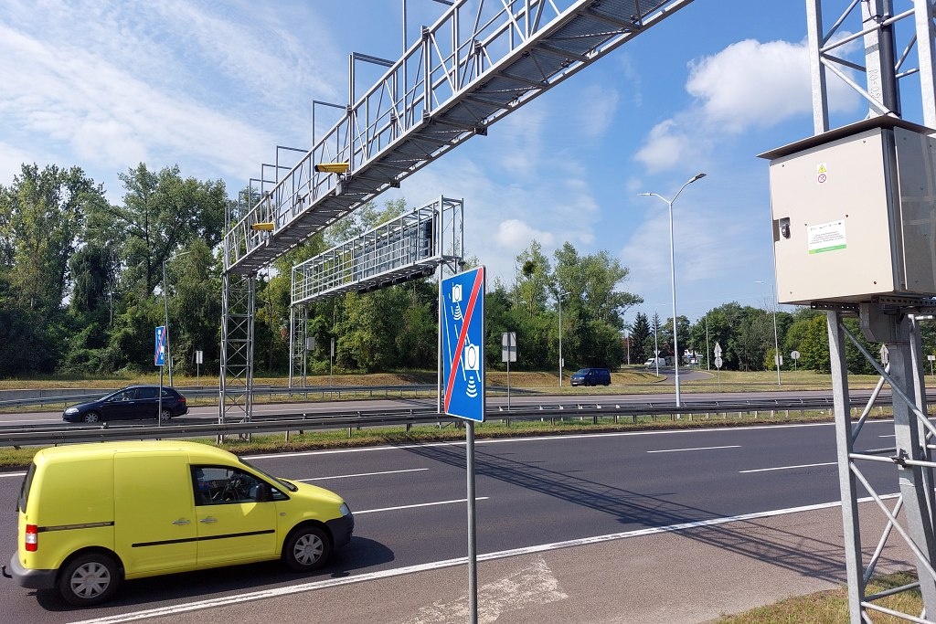 Działa odcinkowy pomiar prędkości na DTŚ. Dzisiaj urządzenia zaczęły kontrolować kierowców