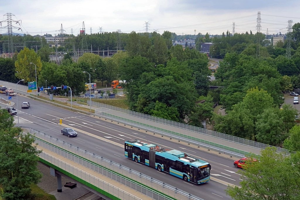 Most nad Rawą przejezdny, ale mieszkańców czekają kolejne utrudnienia