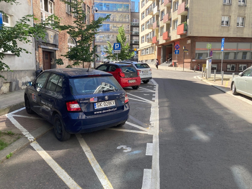 Kończy się ważność pierwszych półrocznych Parkingowych Kart Mieszkańca. MZUiM o tym nie przypomni