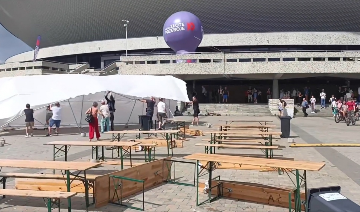 Namioty latały przed Spodkiem. Kilka osób zostało rannych na festiwalu piwa