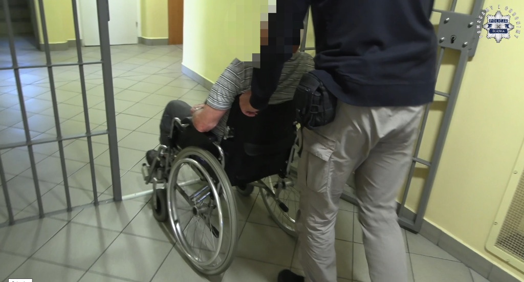 Podpalił drzwi sądu w Katowicach. Trzeba było ewakuować około 400 osób