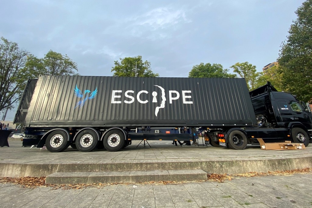 Escape room na kołach w Katowicach. Pokazuje, jak wygląda handel ludźmi