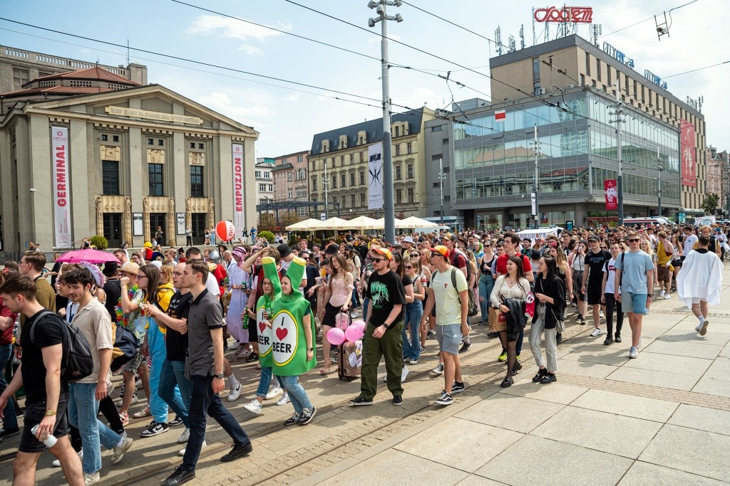 Dzień dobry Katowice. Dzisiaj rozpoczynają się AWFalia