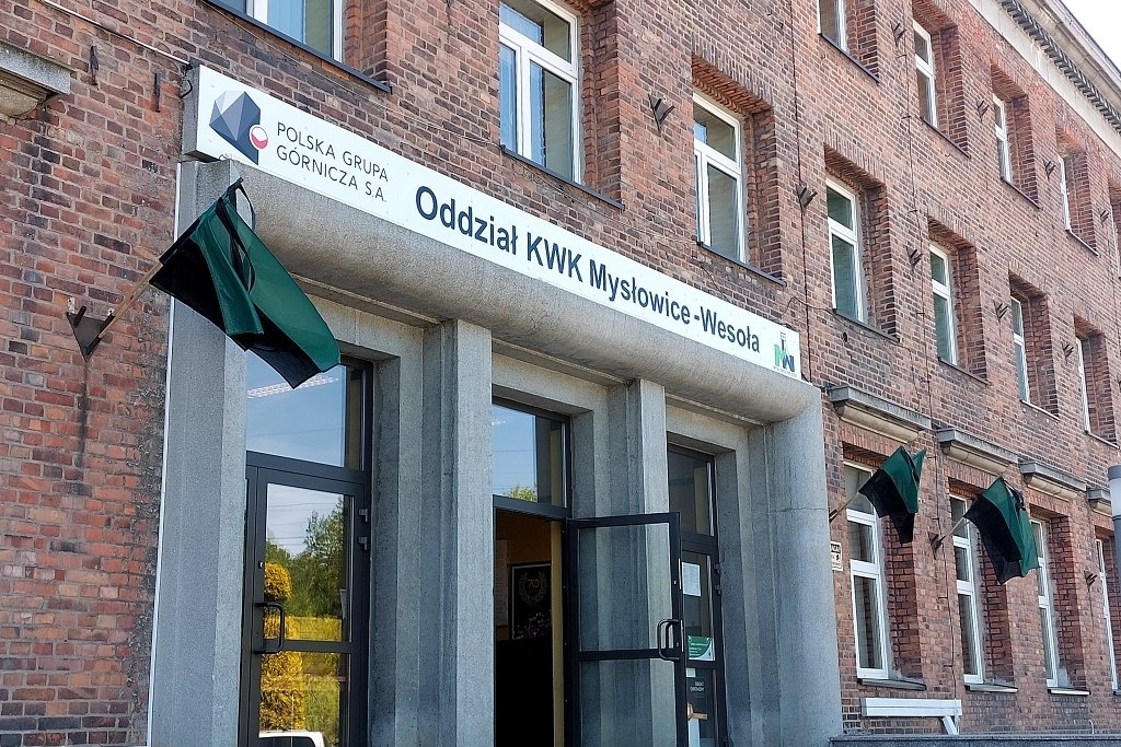 Tragiczny bilans wstrząsu w kopalni Wesoła. Ratownicy dotarli do ciała trzeciego górnika