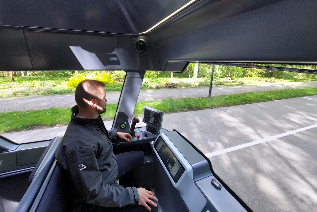 Rozpoczęły się testy autobusu autonomicznego w Parku Śląskim