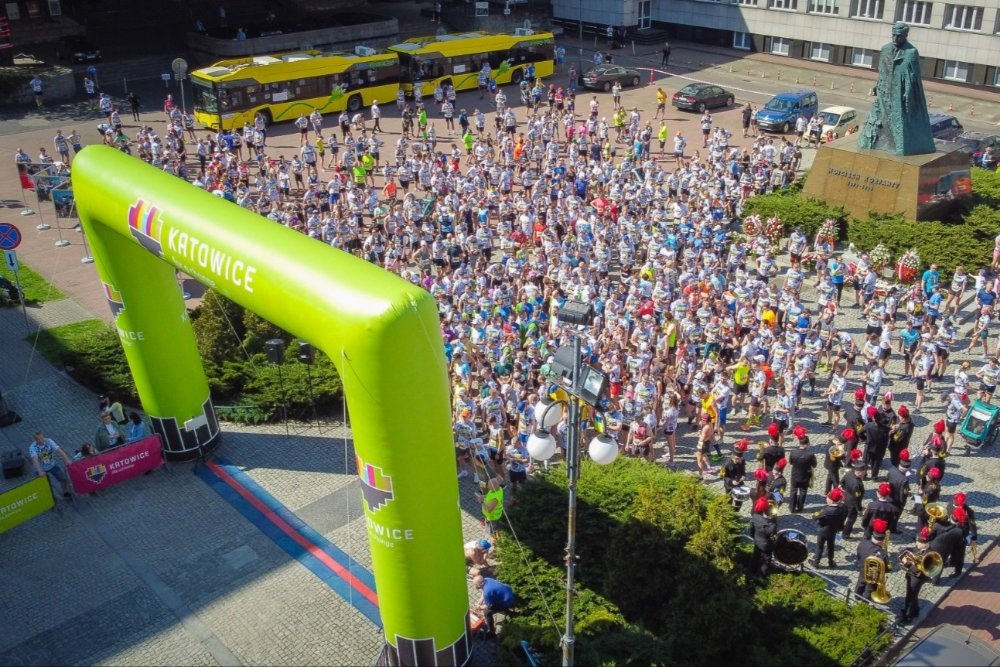 Dzisiaj kilkaset osób przebiegnie ulicami Katowic. Będą utrudnienia w centrum