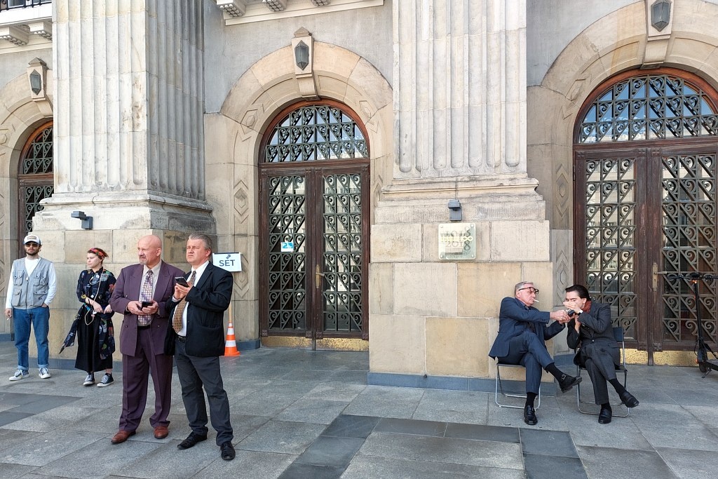 Katowice będą Berlinem w niemieckim serialu. Trwają zdjęcia w gmachu Sejmu Śląskiego