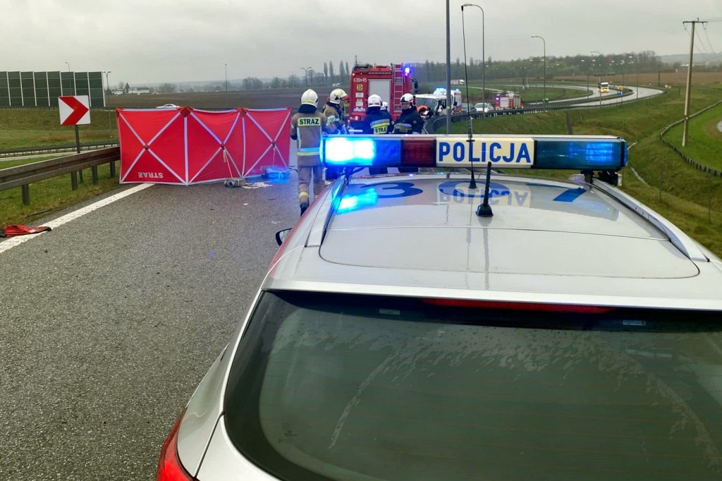 Śmiertelny wypadek na autostradzie A1. Nie żyją dwie osoby