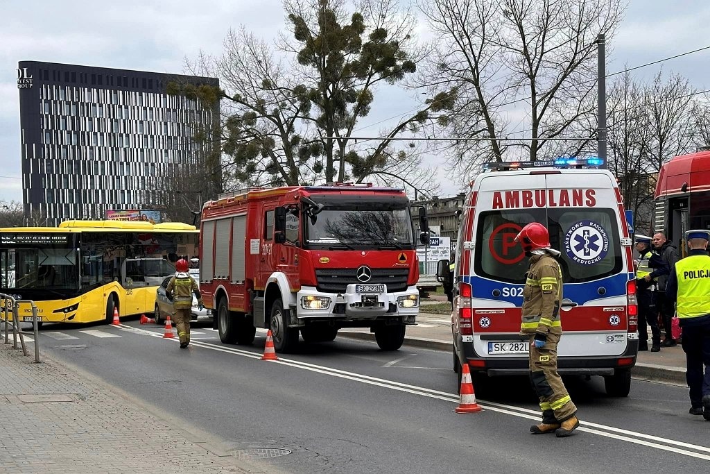 W tym miejscu zginęła 17-latka. Szkoła chce nowej sygnalizacji świetlnej na al. Korfantego