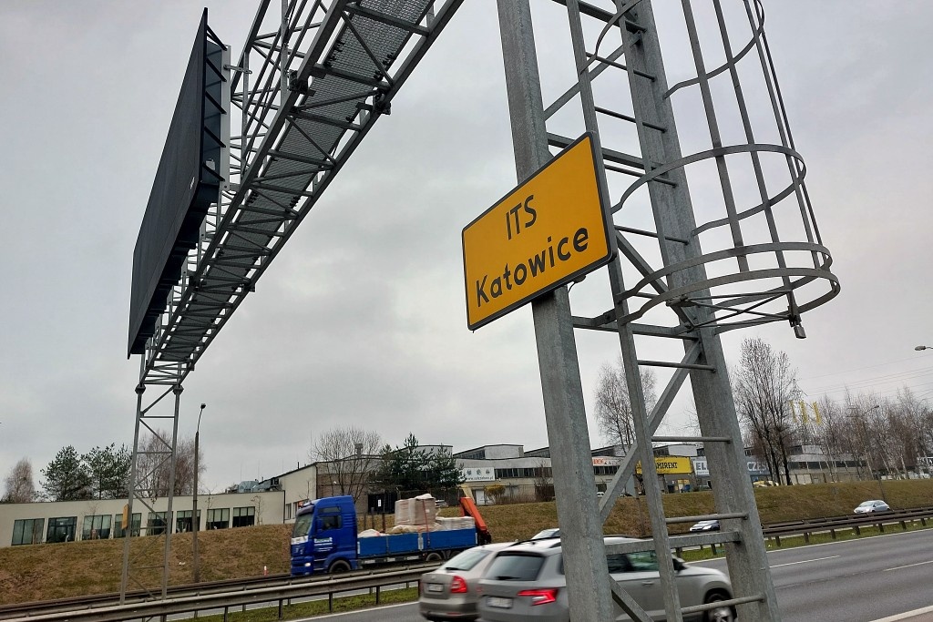 Działają już tablice ITS-u i ma być priorytet dla tramwajów. „System cały czas się uczy”
