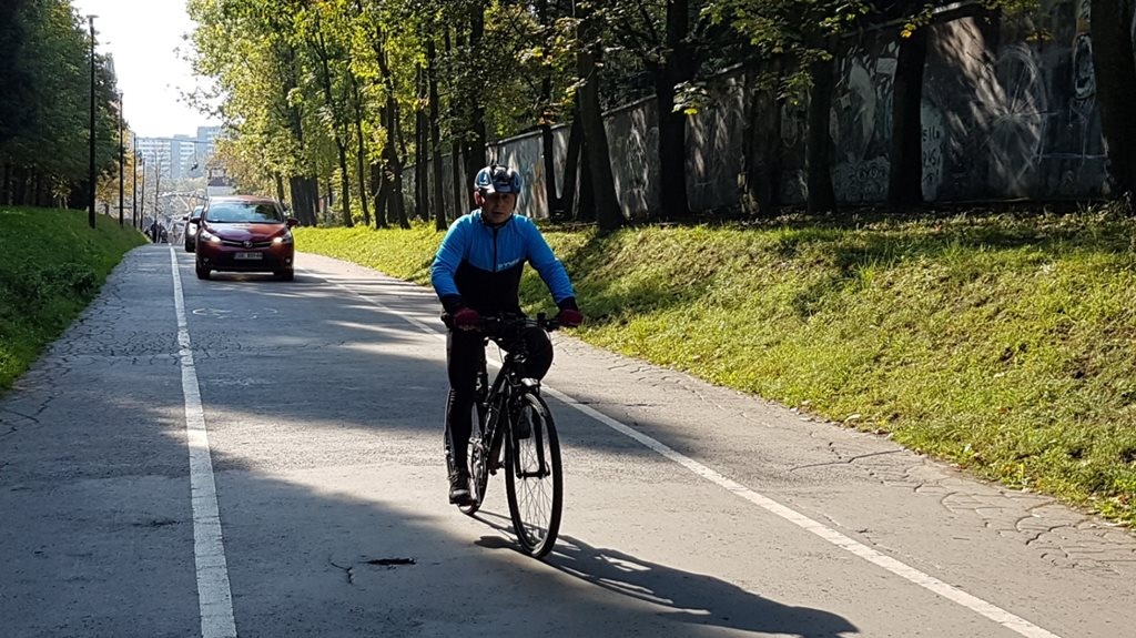 Szlabany zamiast słupków, parkomaty i ograniczony wjazd. Park Śląski szykuje zmiany dla kierowców