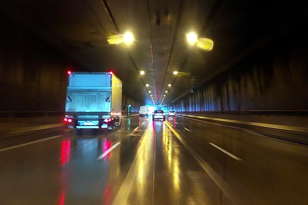 Odcinkowy pomiar prędkości w tunelu. Miasto starało się o kontrolę prędkości, ale nic z tego nie wyszło