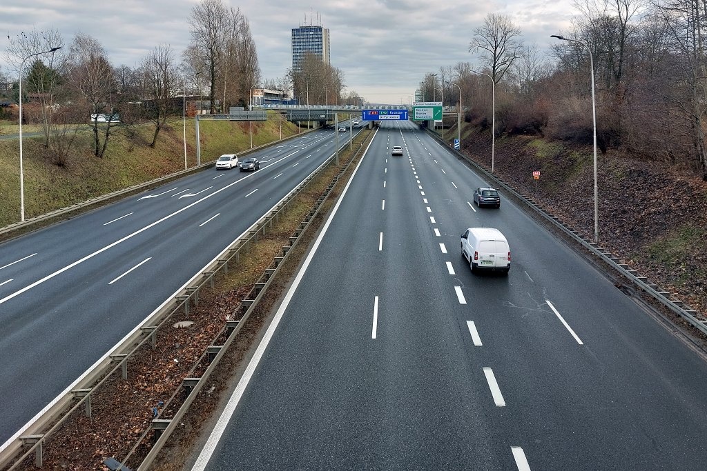 Policja sprawdzała czy kierowcy zachowują odpowiedni odstęp na katowickim odcinku autostrady A4