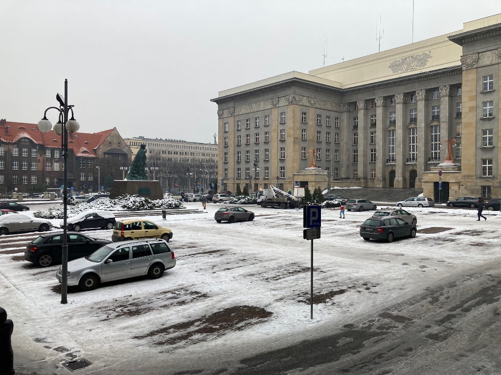Do końca grudnia mieszkańcy złożyli ponad 10 tysięcy wniosków o karty parkingowe i abonamenty