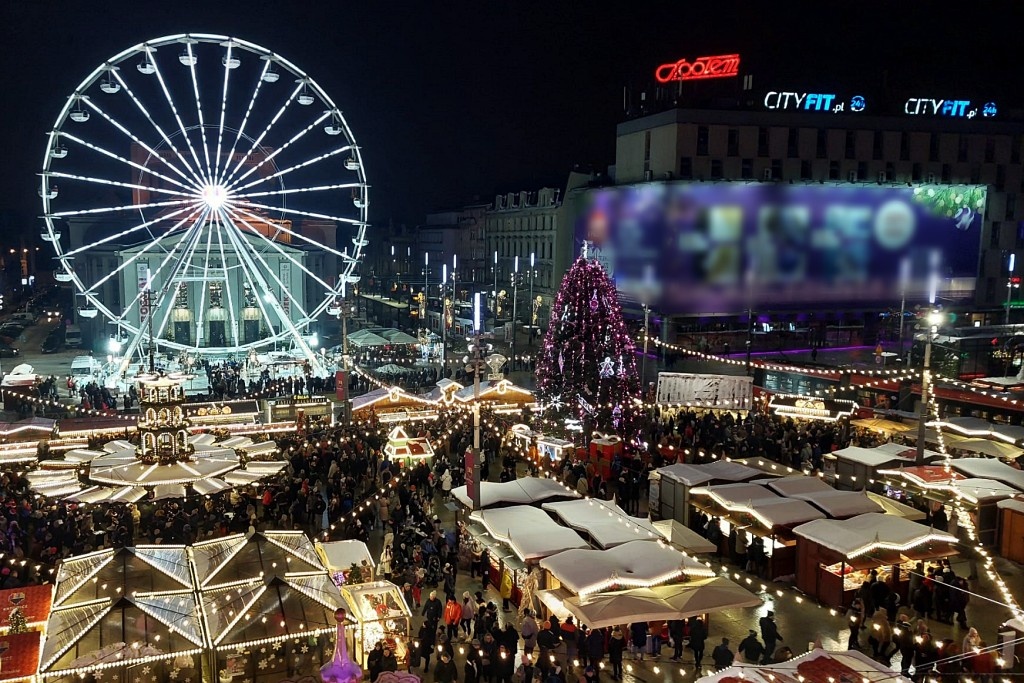 Na grzańca i na łyżwy. Jarmark na Rynku będzie otwarty w święta