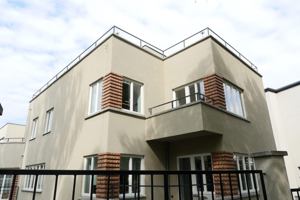Prywatna firma kupiła i wyremontowała prawie stuletnią modernistyczną willę przy ul. Kościuszki