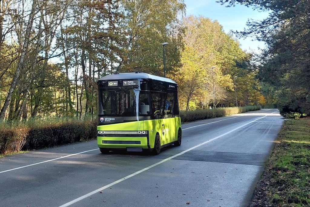 Autonomiczny autobus wróci do Doliny Trzech Stawów. Będzie kursował przez prawie miesiąc