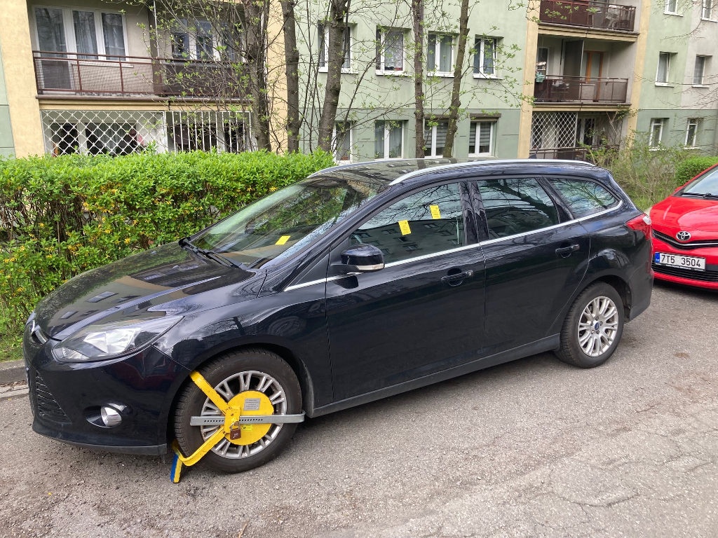 Nie warto parkować na miejscach tylko dla osób z Parkingową Kartą Mieszkańca