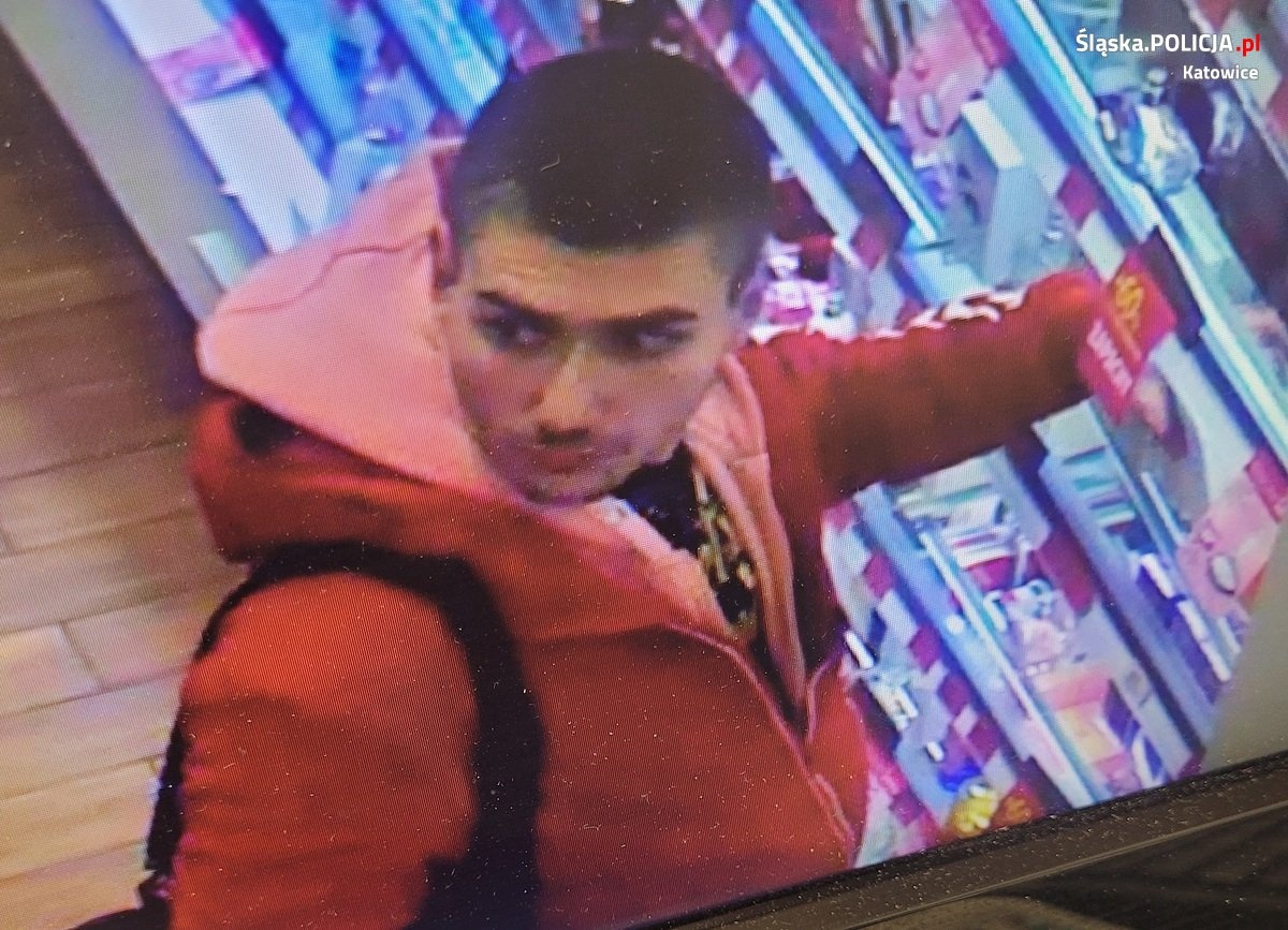 Kradzież perfum w centrum handlowym. Policja prosi o pomoc
