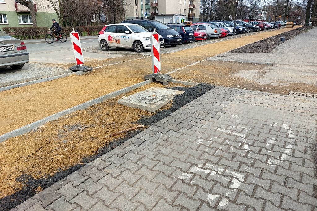 W Giszowcu zachodzą rowerowe zmiany. Po ponad 2 latach uda się wymienić 600 metrów kostki