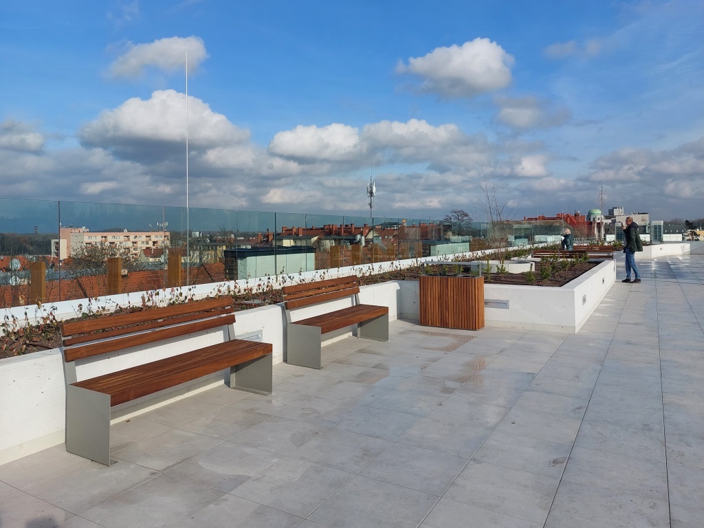 Zabrze ma nowe centrum przesiadkowe. Z dachu można oglądać panoramę miasta