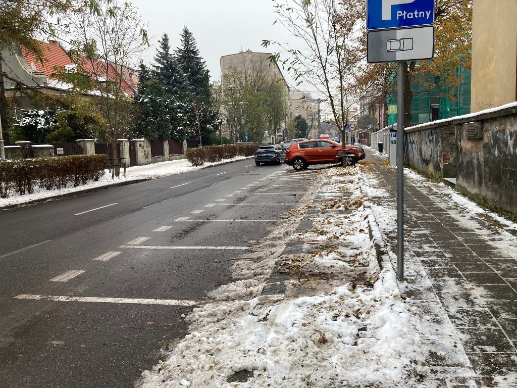 Dzień dobry Katowice. Sprawdziliśmy gdzie są samochody, które stały w centrum miasta