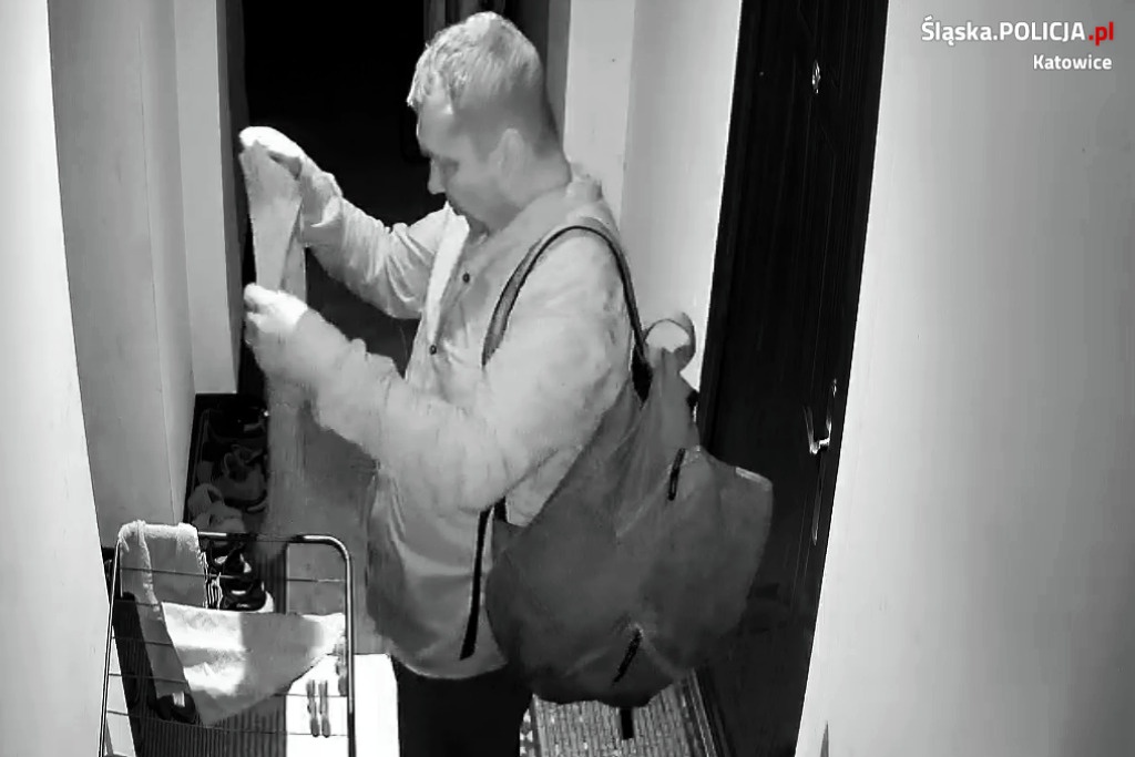 Wyciągnął pieniądze z automatu kawowego. Policja szuka sprawcy
