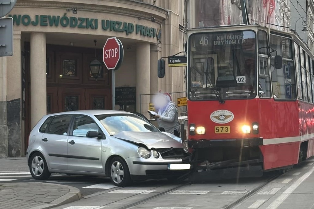 Zderzenie na Kościuszki. Samochód wjechał w tramwaj