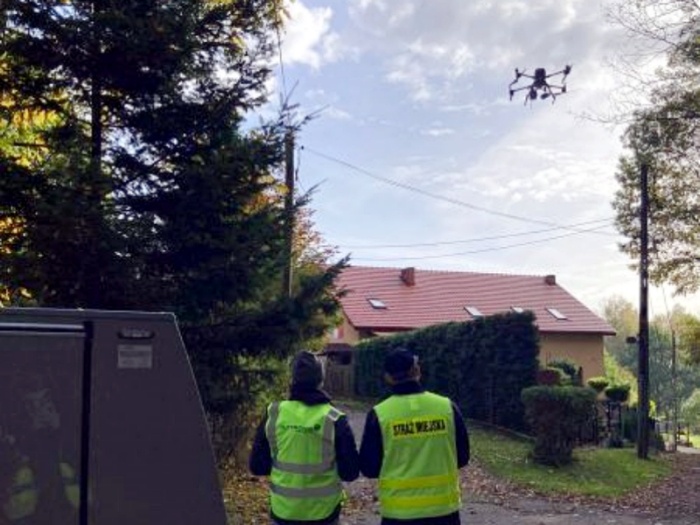 Dron nad dachami w kilku dzielnicach. Ruszyły kontrole palenisk