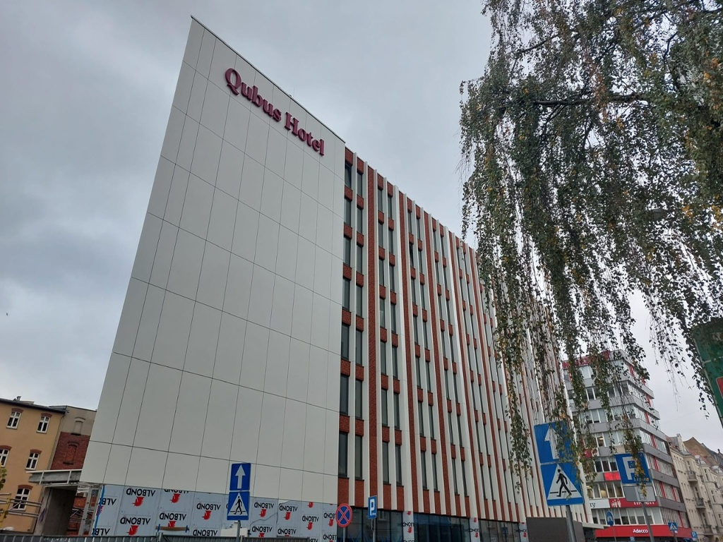 Kończy się budowa hotelu Qubus. Otwarcie 1 grudnia