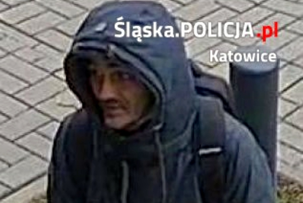 Kradzież na parkingu CH 3 Stawy. Policja wraca do sprawy sprzed dwóch lat