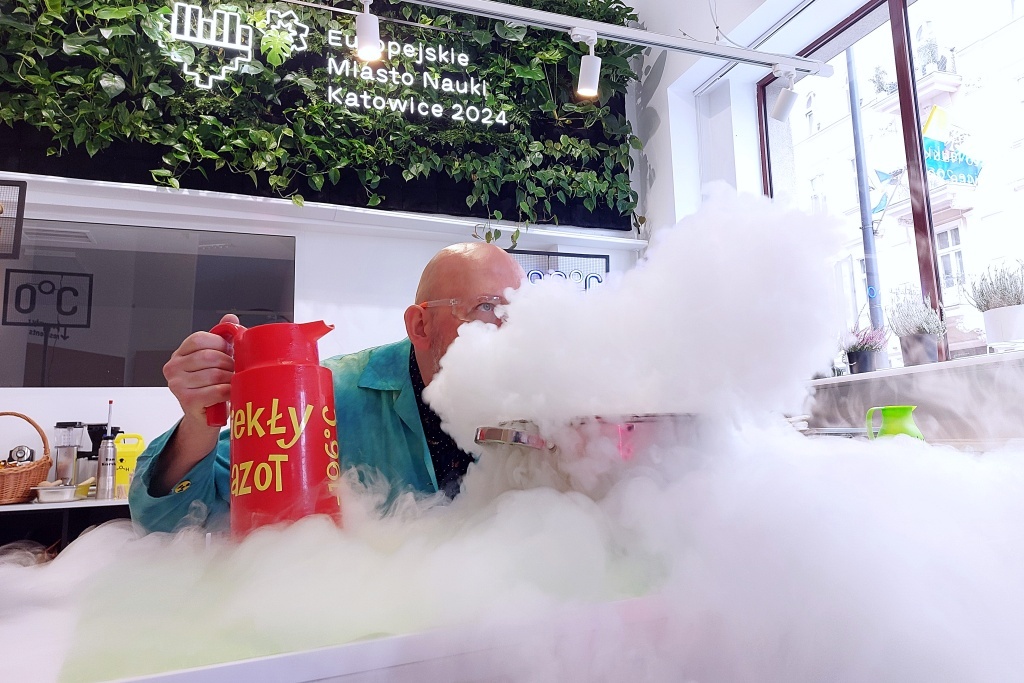 Bezpłatne naukowe warsztaty, spotkania i wykłady. Dzisiaj otwarty został Kato Science Corner