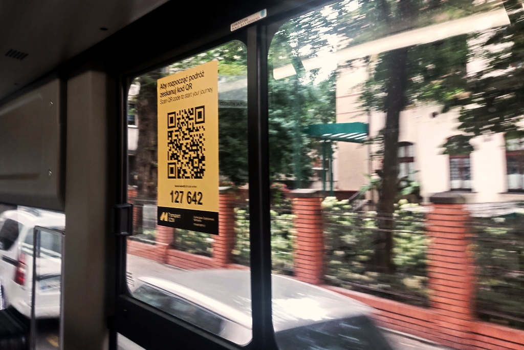 Metropolia zdradziła w końcu prawdziwy powód wprowadzenia skanowania QR kodów przy zakupie biletów w komunikacji miejskiej