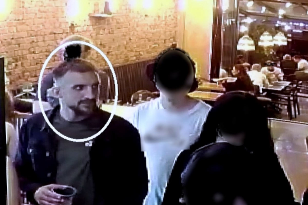 Agresor zaatakował mężczyznę w lokalu z zapiekankami. Policja szuka sprawcy
