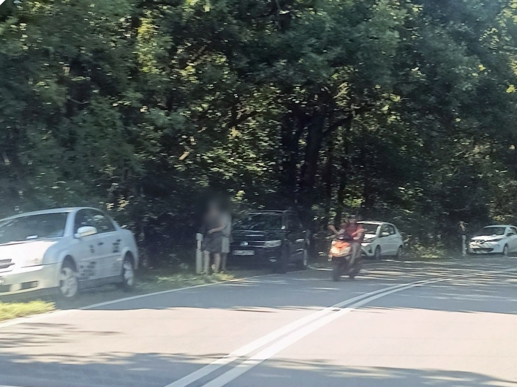Będą mandaty za nielegalne parkowanie na Stargańcu. Kierowcy narzekają, że parking jest za mały