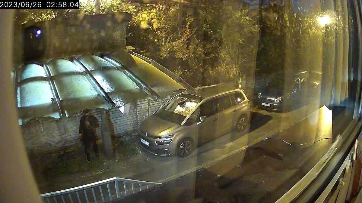 Ukradli katalizator. Policja publikuje nagranie