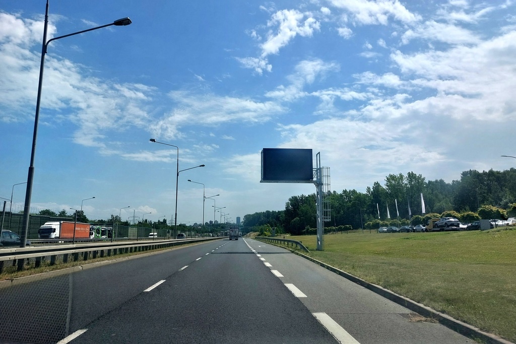 Dzień dobry Katowice. Przybywa tablic nad drogami