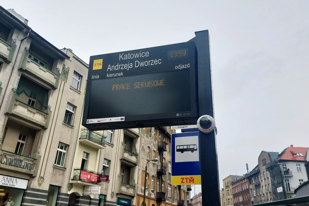 „Prace serwisowe” na tablicach przy przystankach. ZTM postanowił je wyłączyć