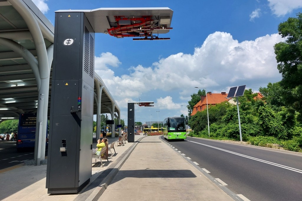 Elektryczne autobusy w Katowicach nie będą skazane na zjazd do bazy. Są długo wyczekiwane ładowarki