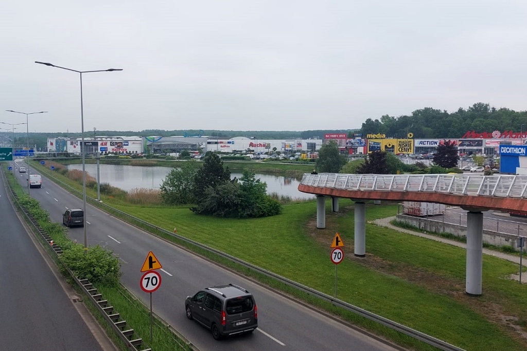 Duże osiedle na terenie po hucie cynku w Wełnowcu i wysokie budynki przy CH 3 Stawy. Radni przegłosowali zmiany w studium