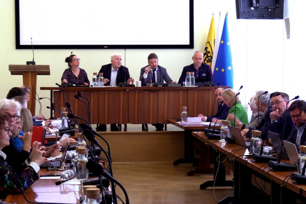 Na Koszutce będzie nocna prohibicja. Radni przegłosowali uchwałę, mimo że mieszkańcy w większości byli przeciw