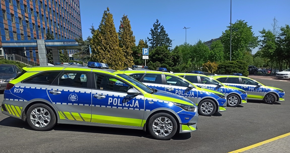 Nowe radiowozy katowickiej policji