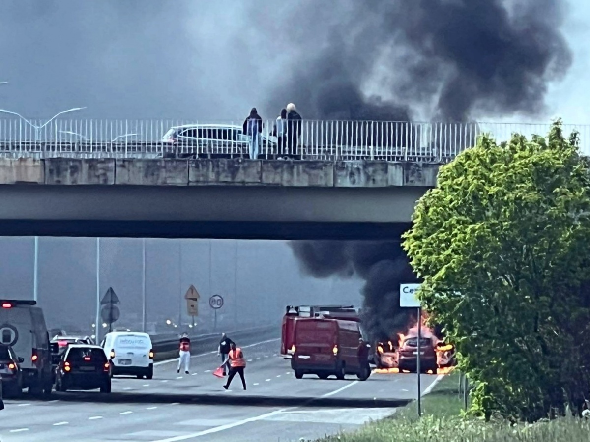 Pożar na DTŚ w Katowicach. Są duże utrudnienia