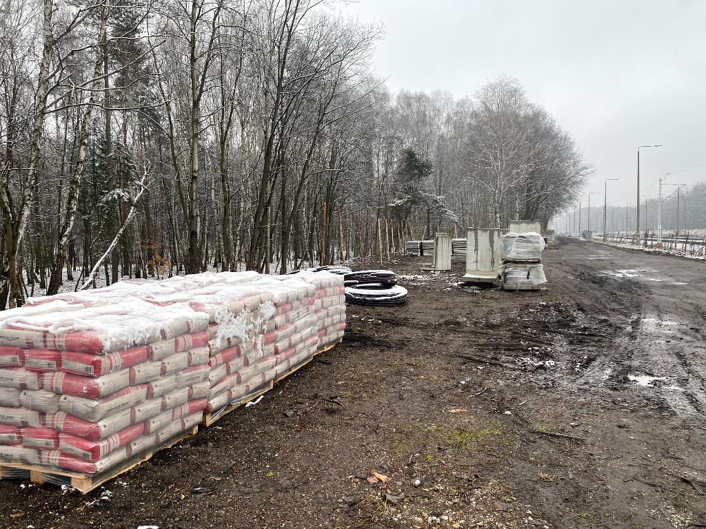 Rozpoczęła się budowa nowych przystanków kolejowych na południu Katowic. Mieszkańcy będą mogli skorzystać z dodatkowych połączeń pod koniec roku