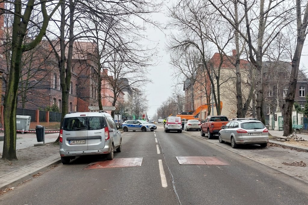 Zakończyła się rozbiórka zawalonej kamienicy w Szopienicach. Droga została otwarta