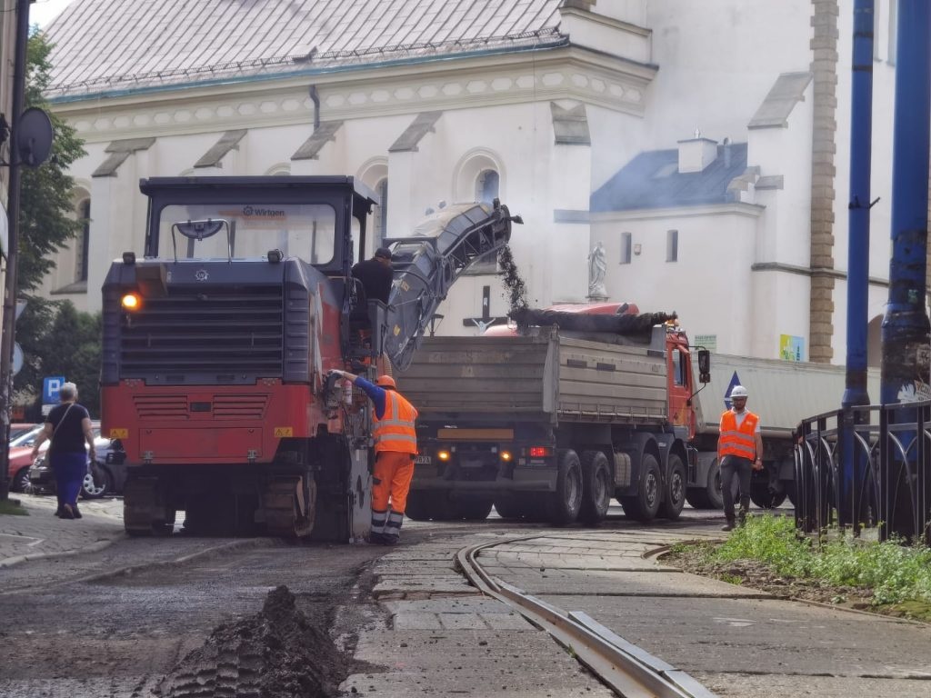 Firma, która buduje stadion w Katowicach, została wyrzucona z inwestycji w Mysłowicach. 
