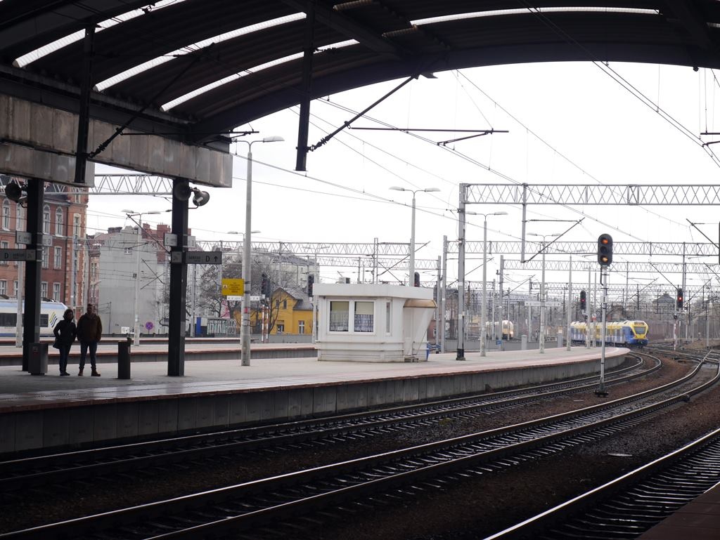 Duże utrudnienia na linii kolejowej do Krakowa. Pociąg towarowy zablokował przejazd przez stację
