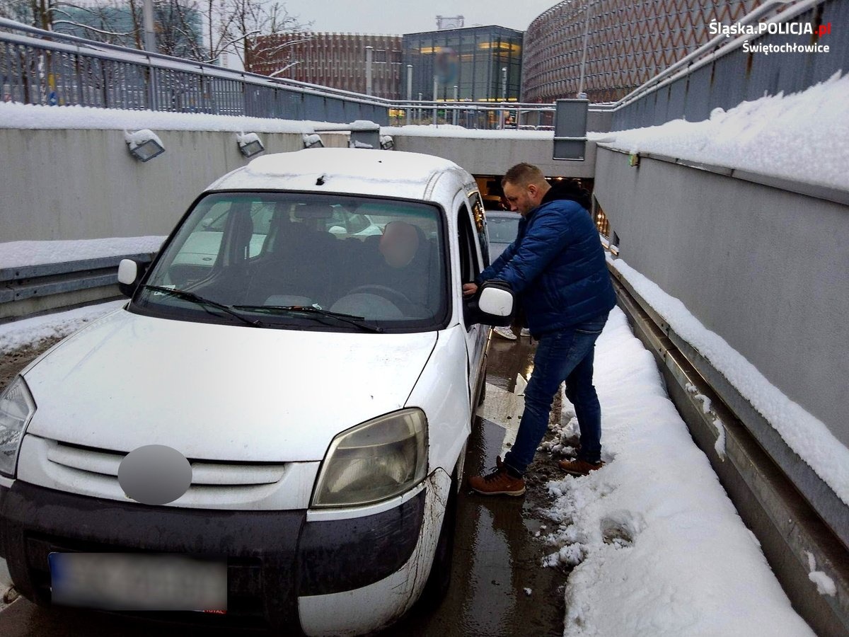 Pijany pojechał na zakupy do Silesia City Center. Na wyjeździe został zatrzymany