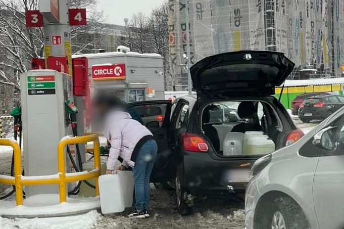Promocja na paliwo sparaliżowała drogi dojazdowe do stacji